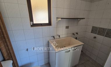 Gran casa de dos niveles en calle cerrada con linda vista despejada a Coquimbo