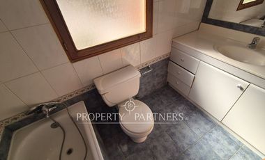 Gran casa de dos niveles en calle cerrada con linda vista despejada a Coquimbo