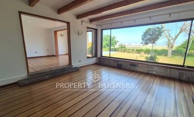 Gran casa de dos niveles en calle cerrada con linda vista despejada a Coquimbo