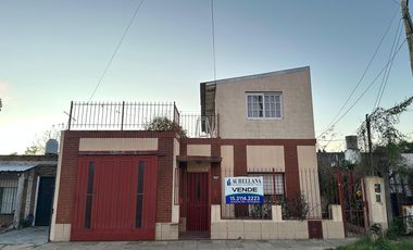 Casa a La Venta 3 Amb + Depto de 2 Amb.