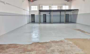 Excelente Galpón de 540 mts2. Zona M.I.