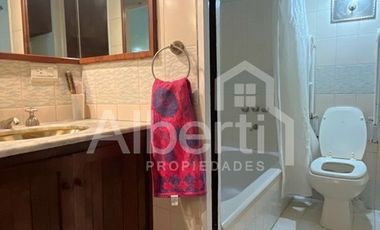 VENTA CASA 4 AMBIENTES EN HAEDO.
