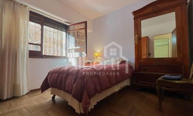 VENTA CASA 4 AMBIENTES EN HAEDO.