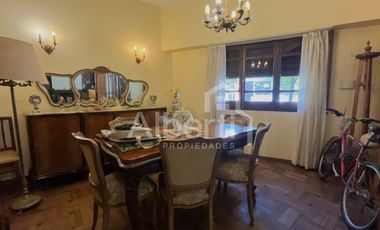 VENTA CASA 4 AMBIENTES EN HAEDO.