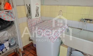 VENTA CASA 4 AMBIENTES EN HAEDO.