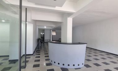 SE ALQUILA LOCAL 160m2   SOBRE AV. RIVADAVIA