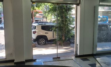 SE ALQUILA LOCAL 160m2   SOBRE AV. RIVADAVIA