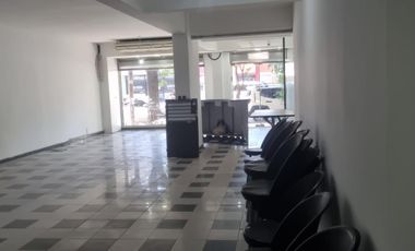 SE ALQUILA LOCAL 160m2   SOBRE AV. RIVADAVIA