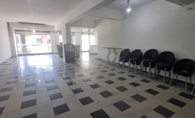 SE ALQUILA LOCAL 160m2   SOBRE AV. RIVADAVIA