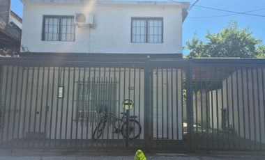 SE ALQUILA DEPTO TIPO CASA DE 3 AMB EN PLANTA ALTA, FRENTE, VILLA ADELINA