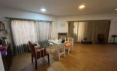 CASA céntrica ÚNICA por UBICACIÓN Oportunidad de negocio EXEPCIONAL