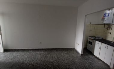 DEPTO TIPO CAS 2 AMBIENTES CON PATIO