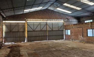 SE ALQUILA LOCAL COMERCIAL CON GALPON