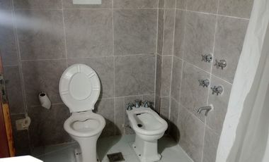 Alquiler Ph De 2 Ambientes Al Frente La Tablada