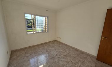 ALQUILER DE DEPARTAMENTO 2 AMBIENTES EN MONTE GRANDE - MODERNO - SINCOCHERA
