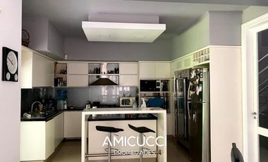 Excelente Casa De 5 Ambientes En Una Zona Privilegiada De Villa Del Parque