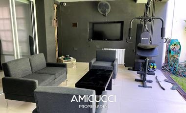 Excelente Casa De 5 Ambientes En Una Zona Privilegiada De Villa Del Parque