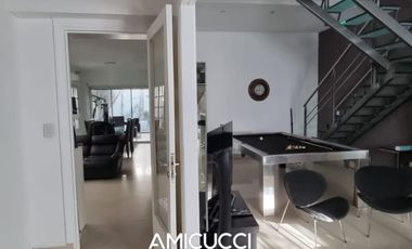 Excelente Casa De 5 Ambientes En Una Zona Privilegiada De Villa Del Parque