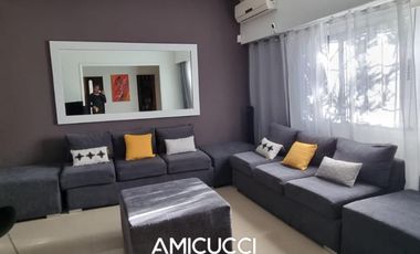 Excelente Casa De 5 Ambientes En Una Zona Privilegiada De Villa Del Parque