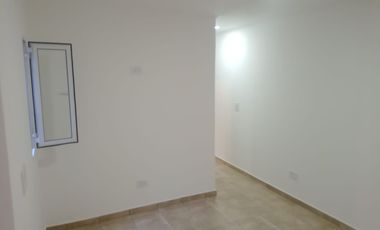 Alquiler Ph De 2 Ambientes - Patio - A Estrenar La Tablada