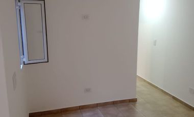 Alquiler Ph De 2 Ambientes - Patio - A Estrenar La Tablada