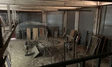 Excelente local comercial sobre Av. Cristiania