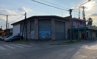 Excelente local comercial sobre Av. Cristiania