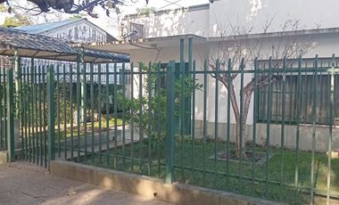 Muy linda casa en venta en Parque Mattaldi 2 dormitorios + dependencia