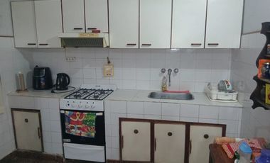 Muy linda casa en venta en Parque Mattaldi 2 dormitorios + dependencia