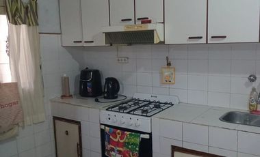 Muy linda casa en venta en Parque Mattaldi 2 dormitorios + dependencia