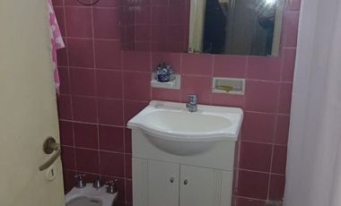 Muy linda casa en venta en Parque Mattaldi 2 dormitorios + dependencia