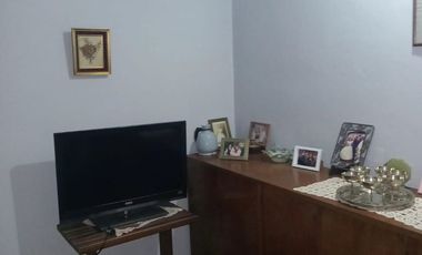 Muy linda casa en venta en Parque Mattaldi 2 dormitorios + dependencia