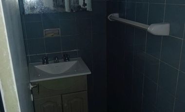 Muy linda casa en venta en Parque Mattaldi 2 dormitorios + dependencia