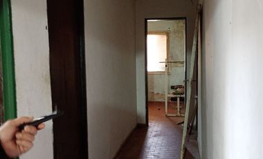Casa a reciclar a 250 mts de la plaza principal