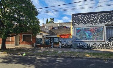 Lote con Unidades en Block + Local en esquina y Cochera