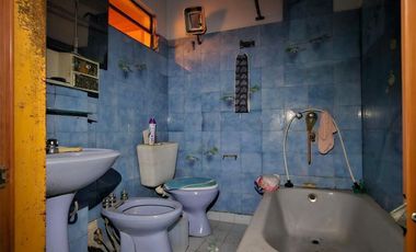 Lote con Unidades en Block + Local en esquina y Cochera