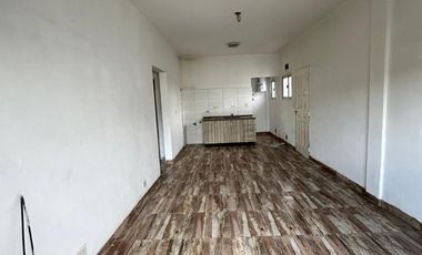 ALQUILER - VILLA MADERO - DEPARTAMENTO 3 AMBIENTES CON PATIO - 2do. PISOPOR ESCALERA- SIN EXPENSAS