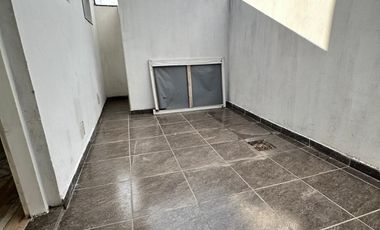 ALQUILER - VILLA MADERO - DEPARTAMENTO 3 AMBIENTES CON PATIO - 2do. PISOPOR ESCALERA- SIN EXPENSAS