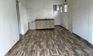 ALQUILER - VILLA MADERO - DEPARTAMENTO 3 AMBIENTES CON PATIO - 2do. PISOPOR ESCALERA- SIN EXPENSAS