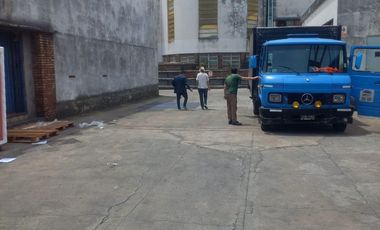 ALQUILER - AMPLIO GALPÓN / DEPÓSITO EN PARQUE INDUSTRIAL - FLORIDA OESTE