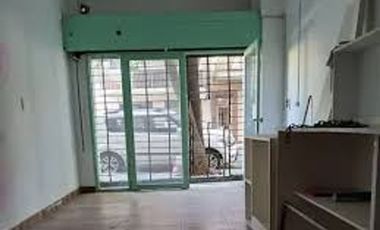 ALQUILER - LOCAL DE 80 M2 - PLENO CENTRO COMERCIAL CASEROS