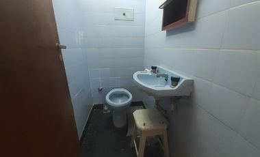 Luminoso departamento 3 ambientes con dependencia en Acassuso