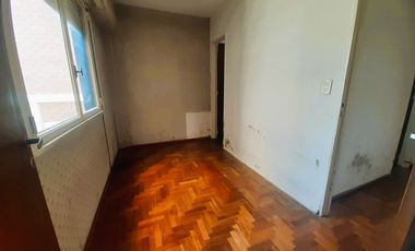 Luminoso departamento 3 ambientes con dependencia en Acassuso