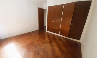 Luminoso departamento 3 ambientes con dependencia en Acassuso