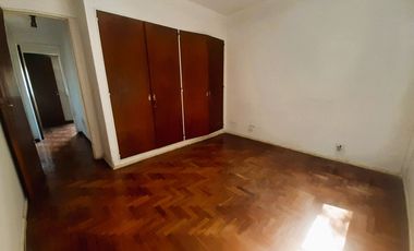 Luminoso departamento 3 ambientes con dependencia en Acassuso