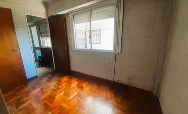 Luminoso departamento 3 ambientes con dependencia en Acassuso