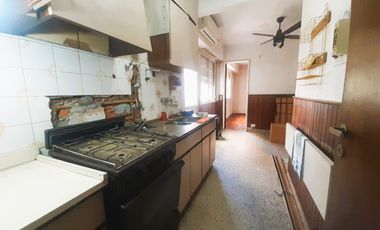 Luminoso departamento 3 ambientes con dependencia en Acassuso