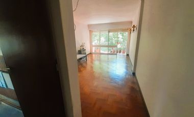 Luminoso departamento 3 ambientes con dependencia en Acassuso