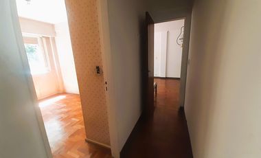 Luminoso departamento 3 ambientes con dependencia en Acassuso