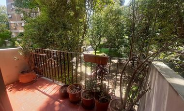 Luminoso departamento 3 ambientes con dependencia en Acassuso